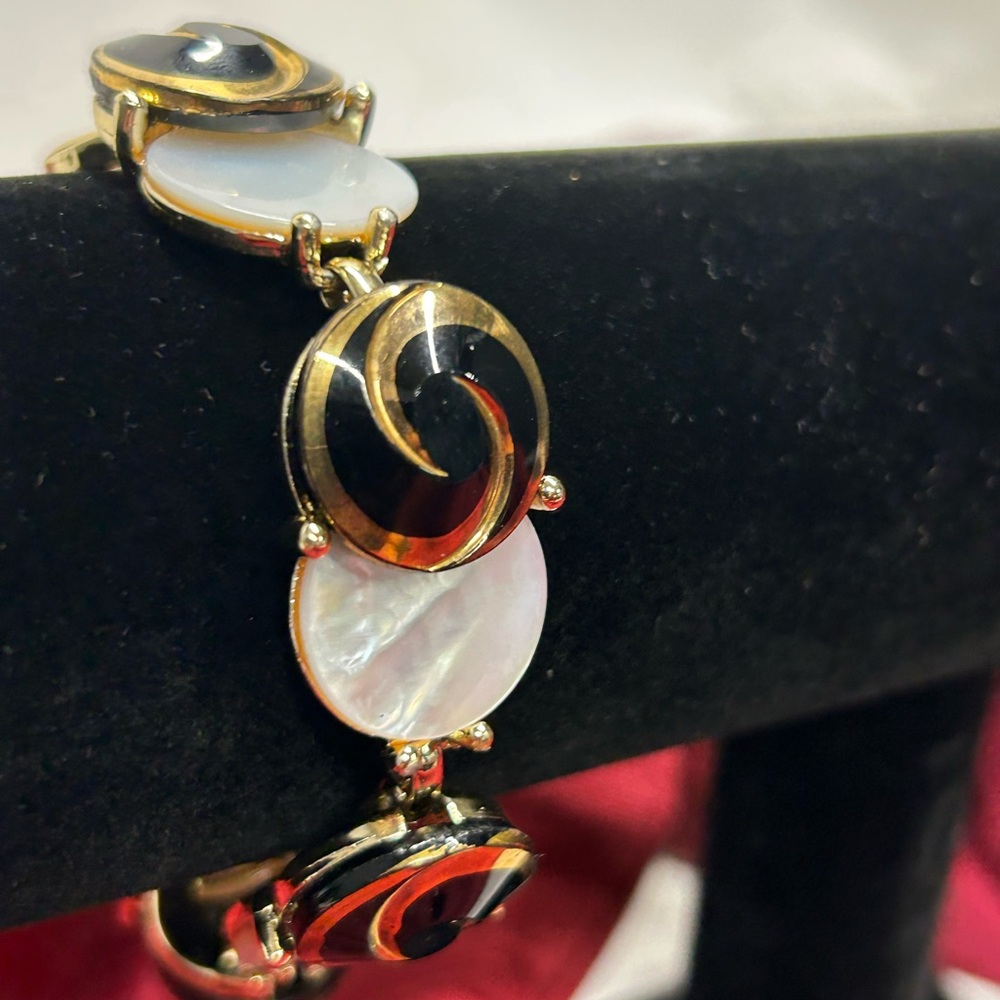 Vintage 80s Black Enamel Swirl Mother of Pearl Gold Link Bracelet MOP Yin Yang